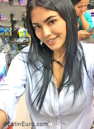 Date this beautiful Colombia girl Kelly from Barranquilla CO24516
