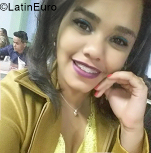 Date this sultry Brazil girl Mah from Mogin Guacu BR10705