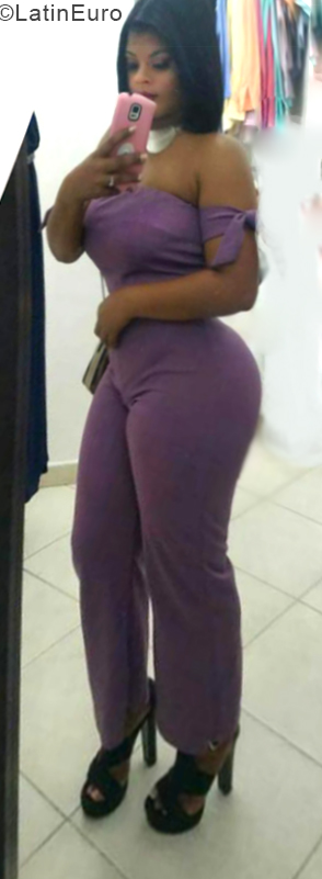 Date this happy Dominican Republic girl Oscaterin from Santiago DO33370