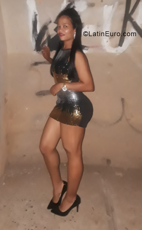 Date this beautiful Dominican Republic girl Lucia from Puerto Plata DO33380