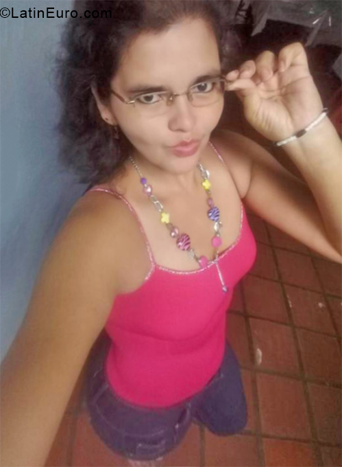 Date this hard body Venezuela girl Esmeralda from San Cristobal VE1972