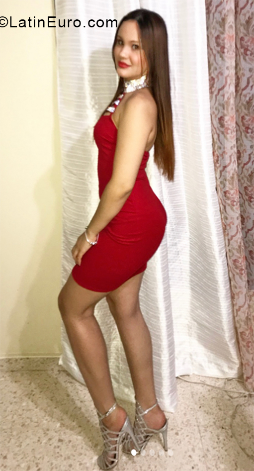 Date this funny Dominican Republic girl Yamilka from Santiago De Los Caballeros DO33462