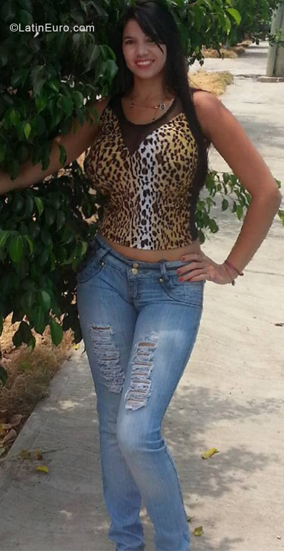 Date this passionate Venezuela girl Yenny from Guarenas VE2002