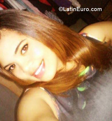 Date this pretty Dominican Republic girl Arileny from Santo Domingo DO33511