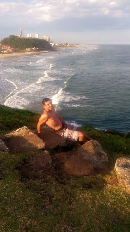 Date this voluptuous United States man Schneider from São Francisco US19650