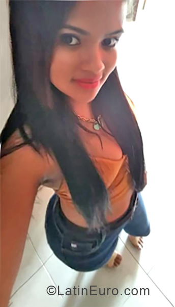 Date this cute Dominican Republic girl Estefany from Santiago DO33576