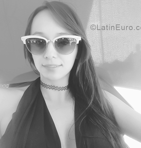 Date this funny Colombia girl Valeria from Medellin CO24685