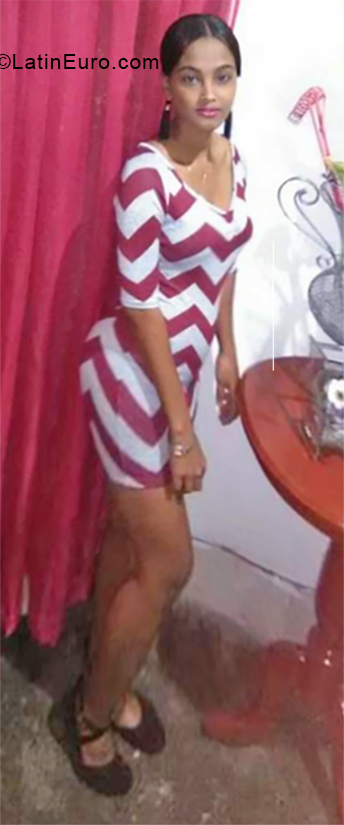Date this sensual Dominican Republic girl Alexandra from Hato Mayor Del Rey DO33635