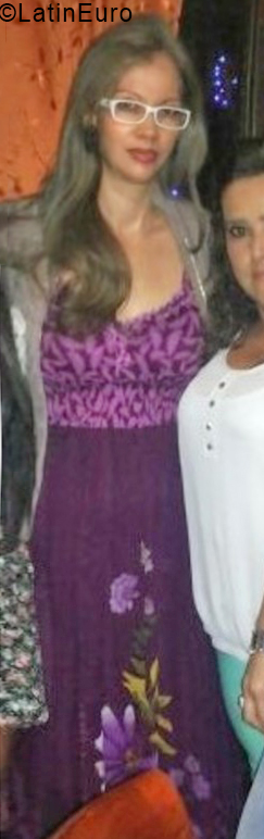 Date this foxy Colombia girl Gloria from Cali CO24704