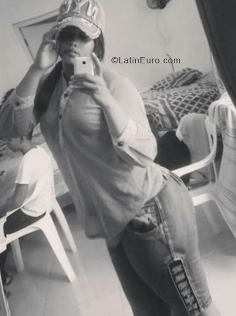 Date this exotic Dominican Republic girl Rosa from Monseñor Nouel DO33650