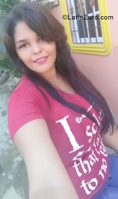 Date this athletic Dominican Republic girl Yesenia from Puerto Plata DO33681