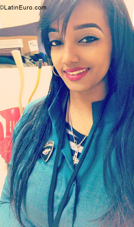 Date this fun Dominican Republic girl Yojeni from La Romana DO33690