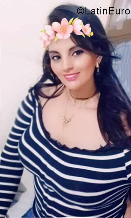 Date this passionate Colombia girl Yina paola mont from Neiva CO24740