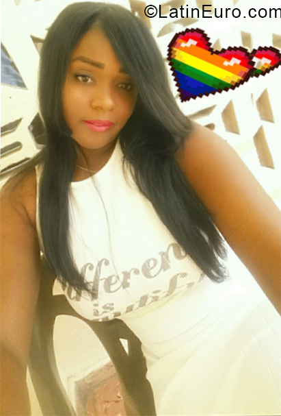 Date this foxy Dominican Republic girl Ana from Santo Domingo DO33709