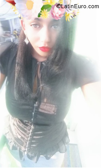 Date this gorgeous Dominican Republic girl Sofia from Santo Domingo DO33726