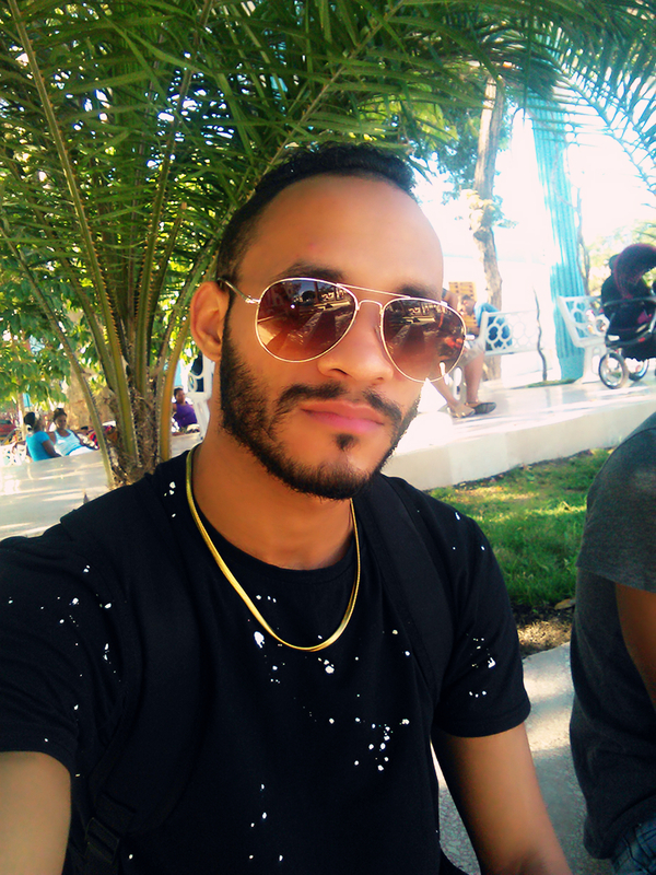 Date this pretty Cuba man Silv from Guantánamo CU457