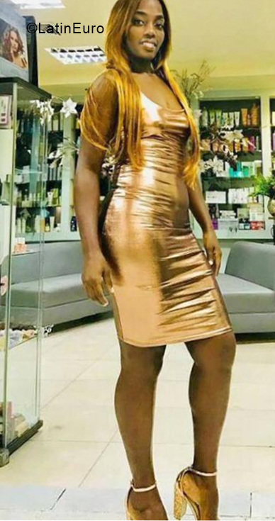 Date this hot Dominican Republic girl Vivi from Santo Domingo DO33807