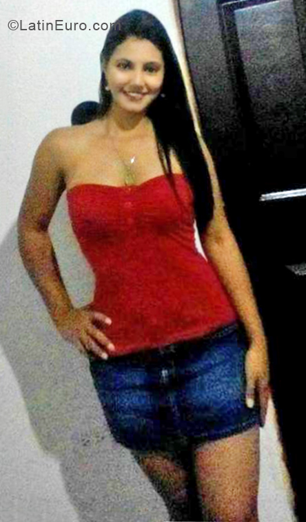 Date this tall Dominican Republic girl Zoriani from Santiago DO33811