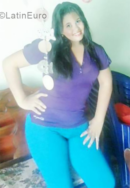 Date this attractive Venezuela girl Yorgalyis from SAN FELIPE VE2098