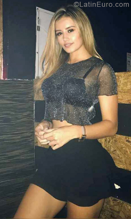 Date this exotic Colombia girl Rachel from Medellin CO24796
