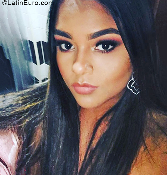 Date this voluptuous Dominican Republic girl Zoe from Santo Domingo DO36916