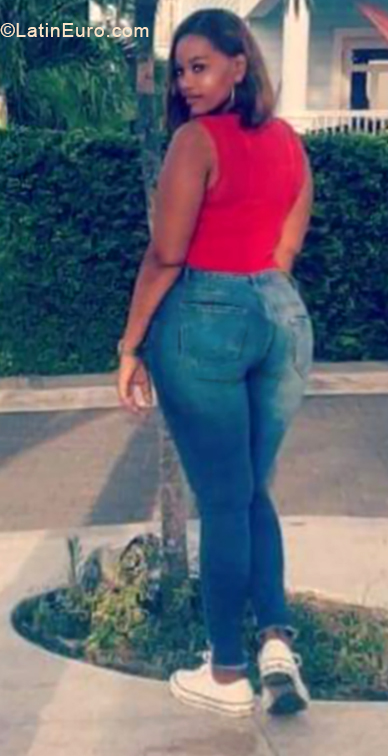 Date this funny Dominican Republic girl Sonia from Sosua DO33876