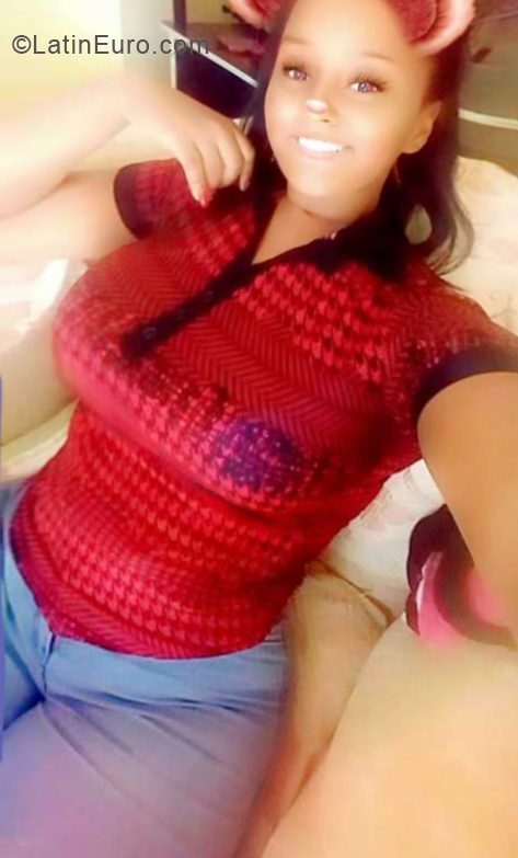 Date this stunning Dominican Republic girl Maria from Santo Domingo DO33890