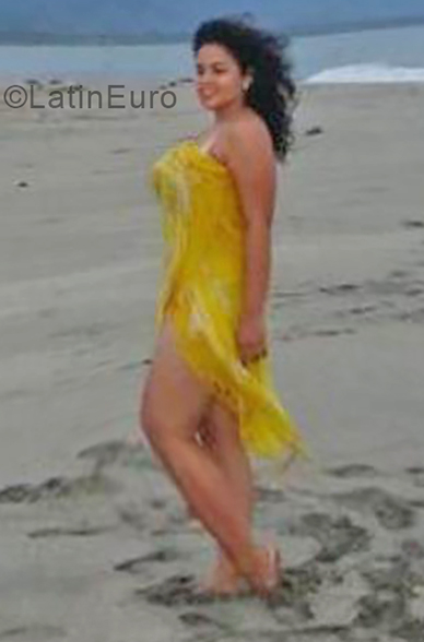 Date this charming Colombia girl Sara from Santa Marta CO24818