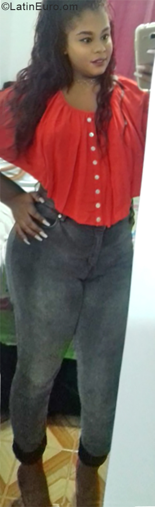 Date this delightful Dominican Republic girl Rosa from Santo Domingo DO33919