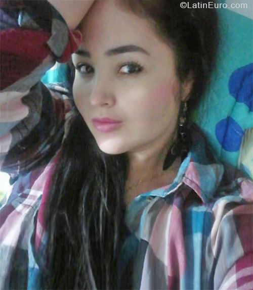 Date this happy Colombia girl Yamile from Medellín CO28194