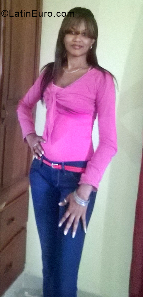 Date this attractive Dominican Republic girl Lisbet from Santo Domingo DO33955
