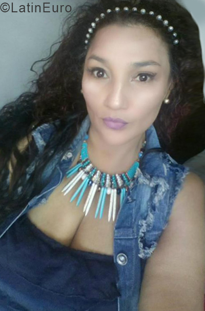 Date this exotic Colombia girl Sandra from Cali CO24860