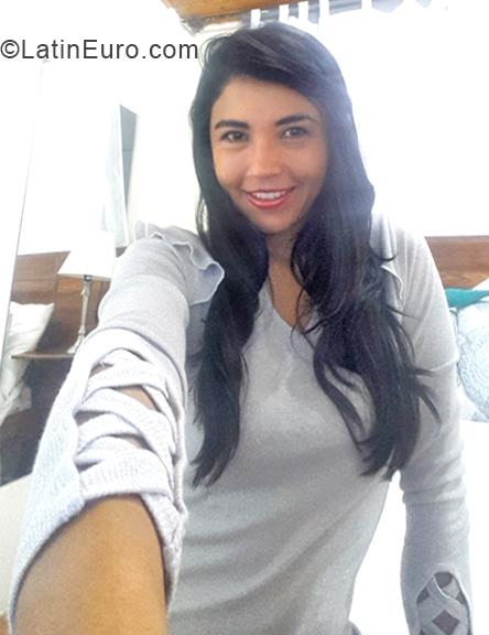 Date this beautiful Colombia girl Astrid from Bogota CO31554