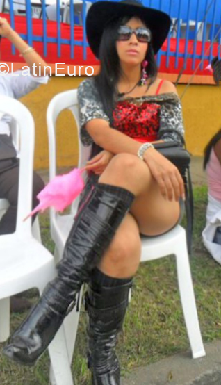 Date this stunning Colombia girl Cony from Cali CO24877