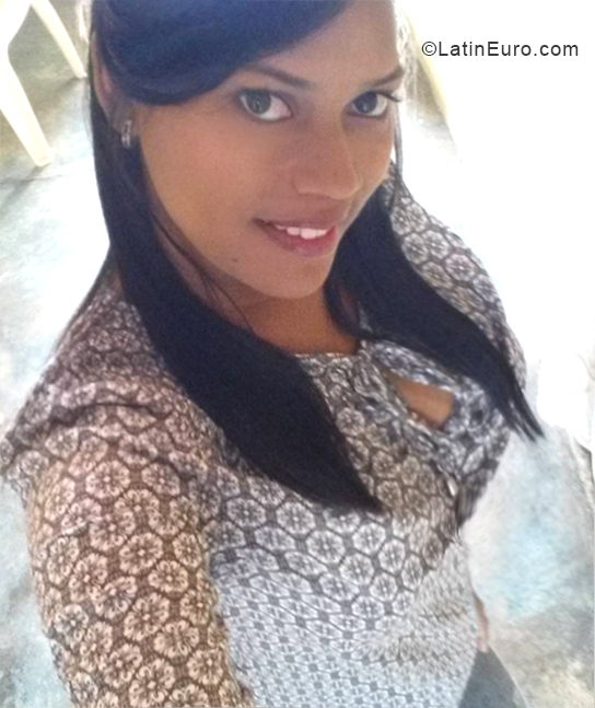 Date this charming Dominican Republic girl Clara from Santo Domingo DO33983