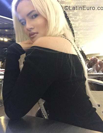 Date this lovely Colombia girl Anastasia from Cali CO30121