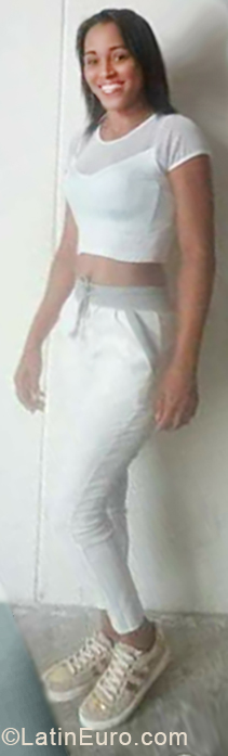 Date this stunning Colombia girl Carolina from Bucaramanga CO24912