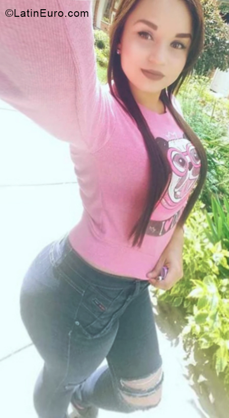 Date this young Colombia girl Yoselyn from Bogota CO24918