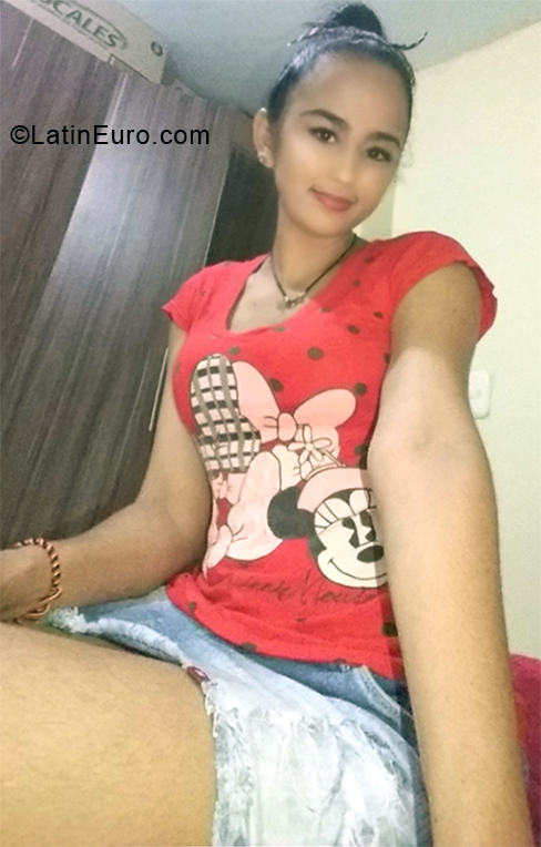 Date this exotic Colombia girl Maribel from Bucaramanga CO24919