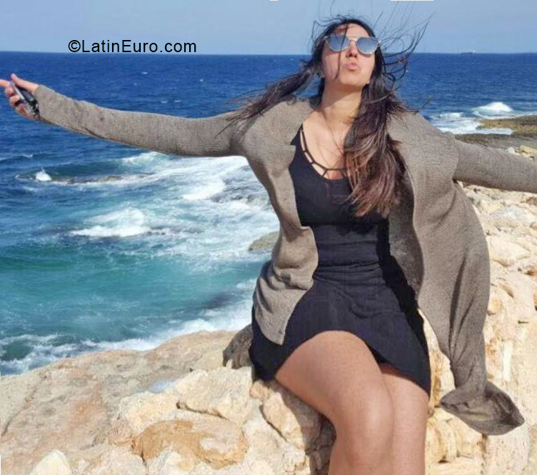 Date this fun Colombia girl Lunita from Medellin CO24930