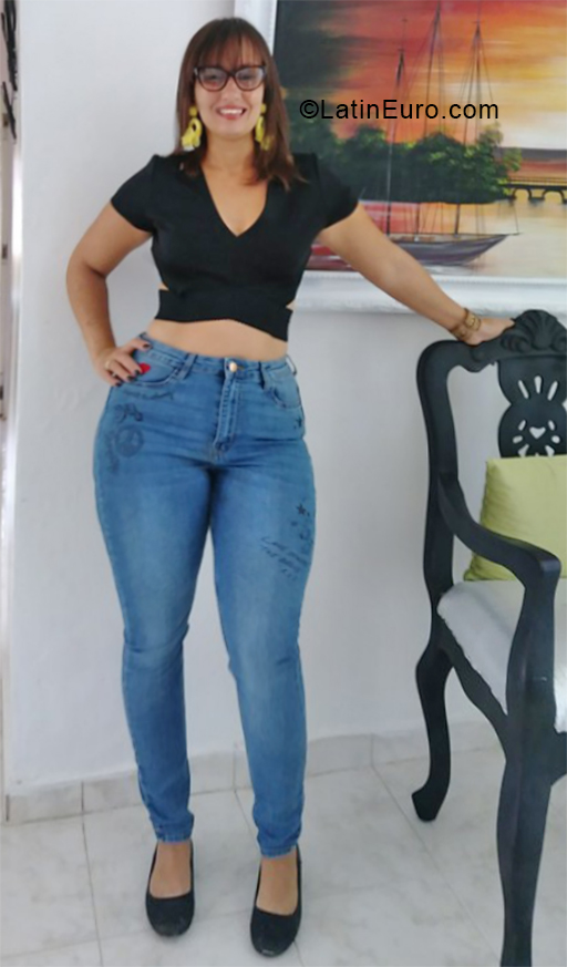 Date this good-looking Dominican Republic girl Maria from Santo Domingo DO34052