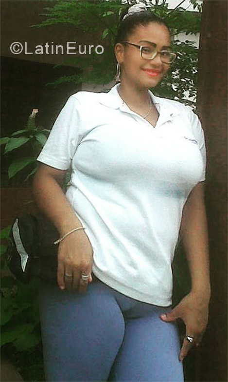 Date this tall Venezuela girl Dulis from Maracay VE2145