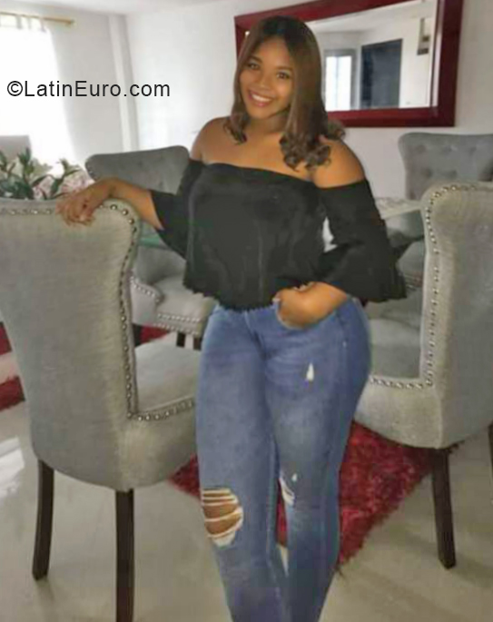 Date this voluptuous Colombia girl Katherine from Cali CO24960
