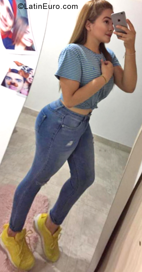 Date this stunning Colombia girl Emily from Pereira CO24967