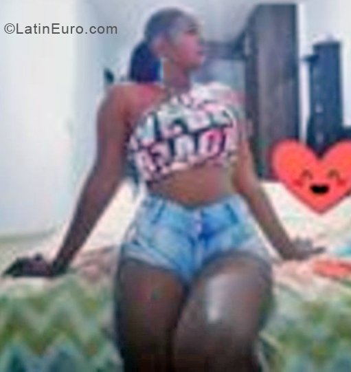 Date this pretty Colombia girl Leidy from Quibdo CO25001