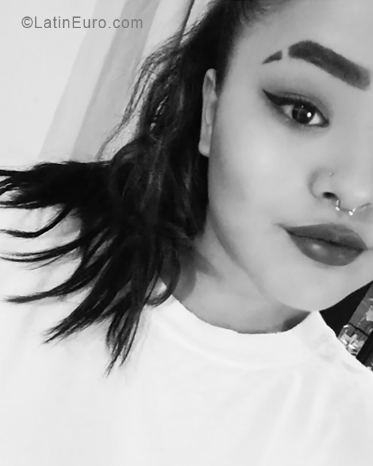 Date this hot Colombia girl Liliana romero from Barranquilla CO25025