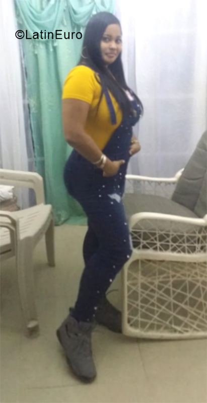 Date this young Dominican Republic girl Aimie from Santo Domingo DO34165