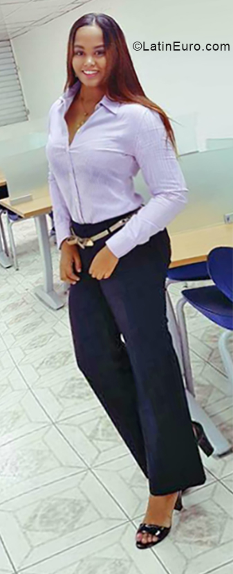 Date this voluptuous Dominican Republic girl Rous from Puerto Plata DO34173
