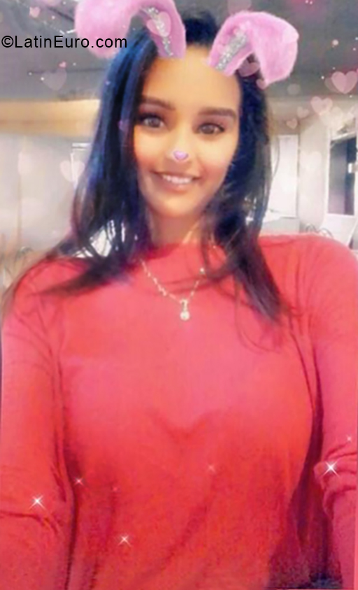 Date this pretty Venezuela girl Maurine from Carupano VE2193