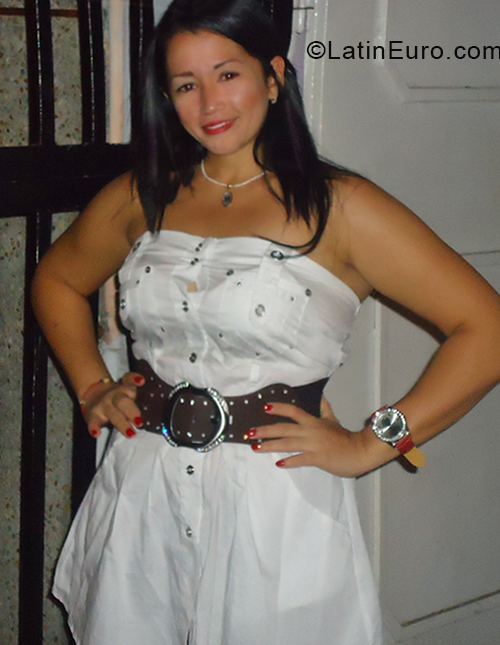 Date this gorgeous Venezuela girl Madelayne from Caracas VE2194